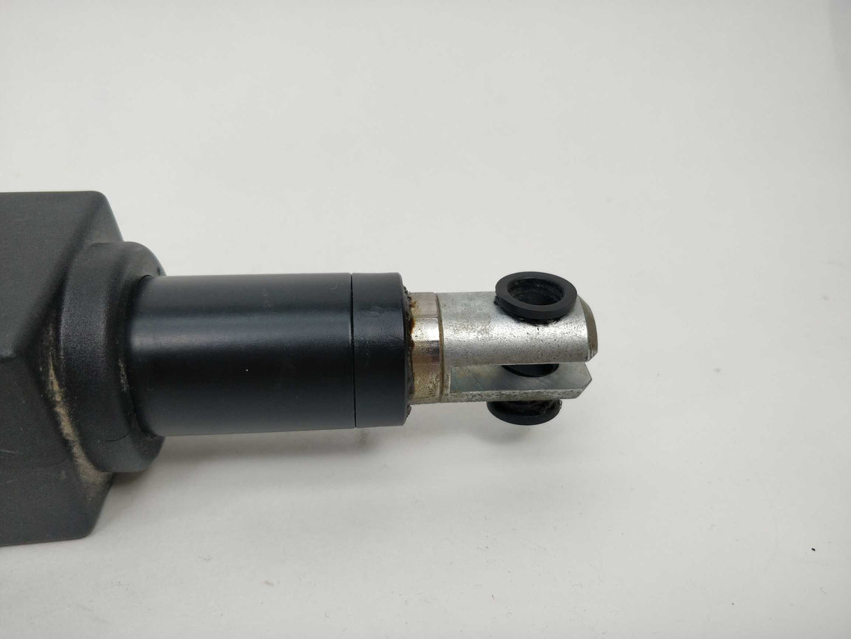 LINAK 3110D0-52152400 LA 31.2MBR-150-24-001 4000 N 2m cabel