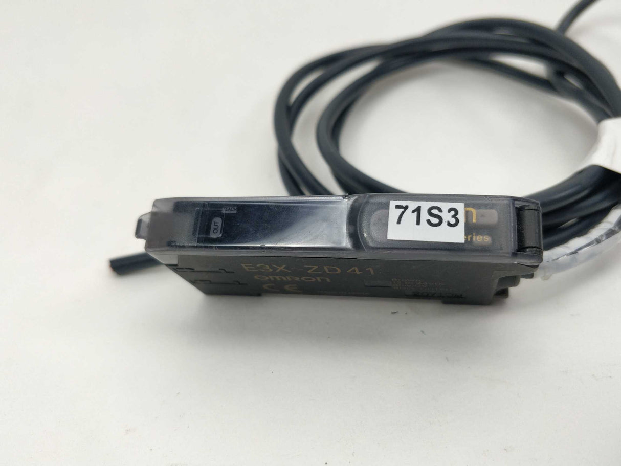 OMRON E3X-ZD41 Digital optical fiber sensor