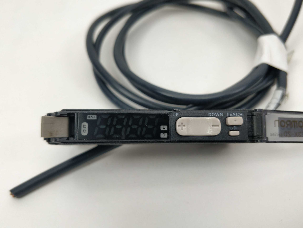 OMRON E3X-ZD41 Digital optical fiber sensor