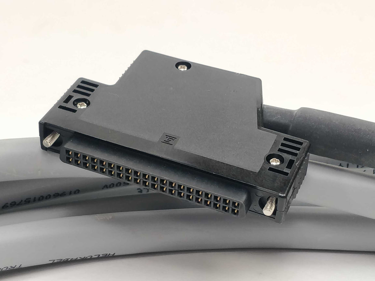 HELUKABEL D2-IO32/5M Cabel with connector. 5m