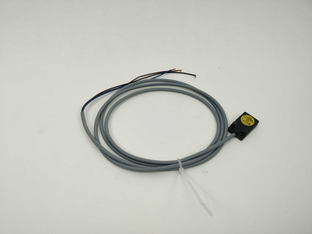 Turck BC5-Q08-RP6X2/250 Capacitive proximity switch