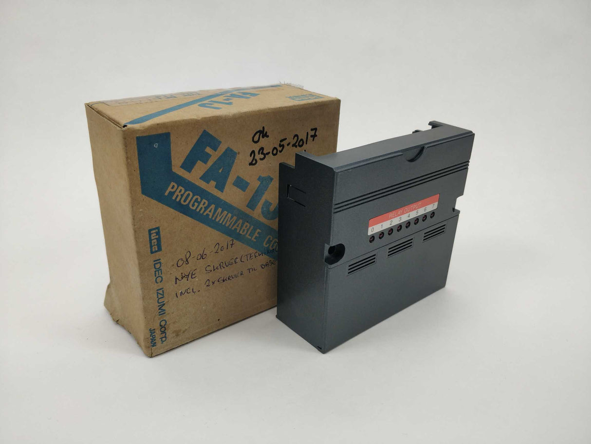 Idec PFJ-T081 FA-1J 8-Relay Output Unit