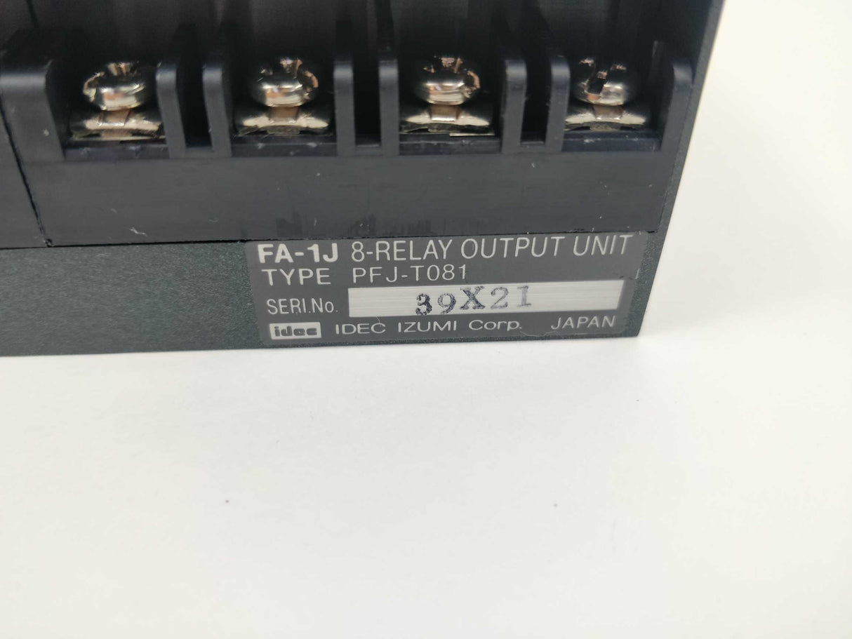 Idec PFJ-T081 FA-1J 8-Relay Output Unit