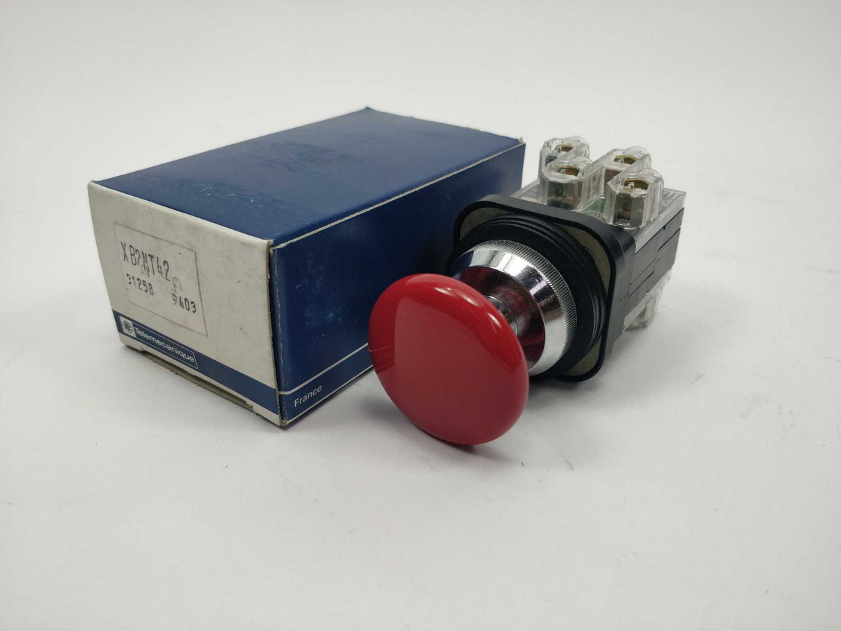Schneider / Telemecanique XB2MT42 Pushbutton 31258