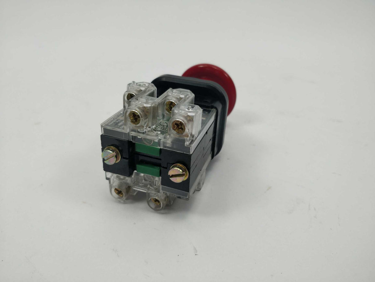 Schneider / Telemecanique XB2MT42 Pushbutton 31258