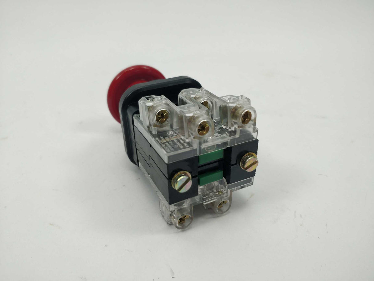 Schneider / Telemecanique XB2MT42 Pushbutton 31258