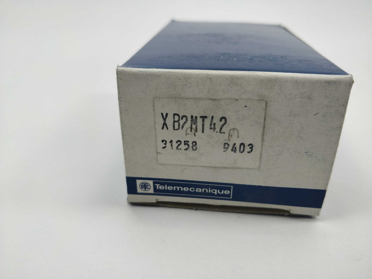 Schneider / Telemecanique XB2MT42 Pushbutton 31258