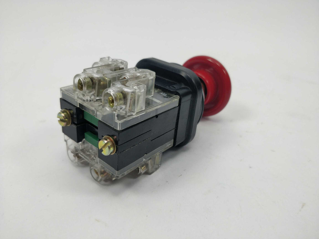 Schneider / Telemecanique XB2MT42 Pushbutton 31258