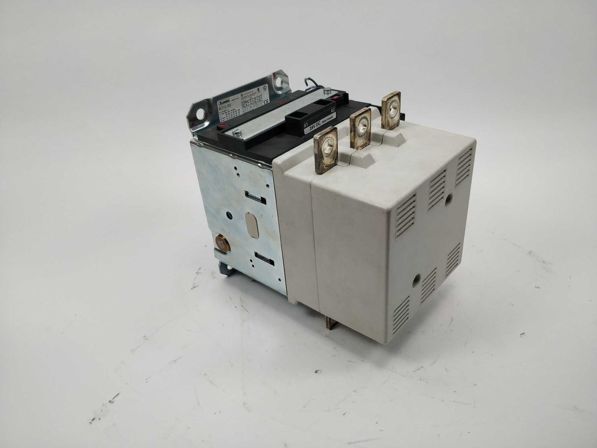 Lovato B31000 Three-pole contactor. 24VDC