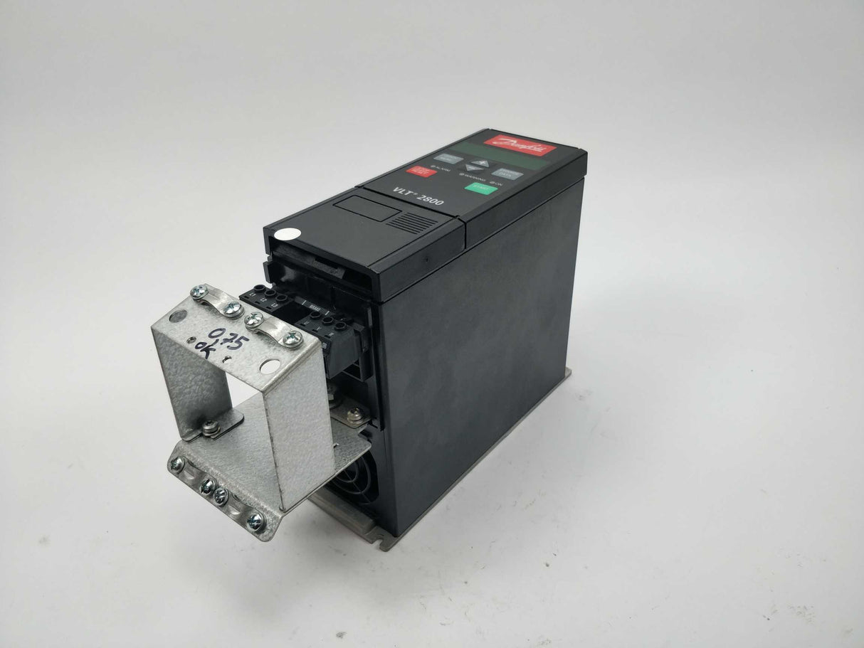 Danfoss 195N1015 1,7kva VLT2807PT4B20STR1DBF