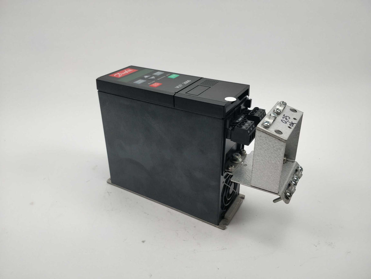 Danfoss 195N1015 1,7kva VLT2807PT4B20STR1DBF