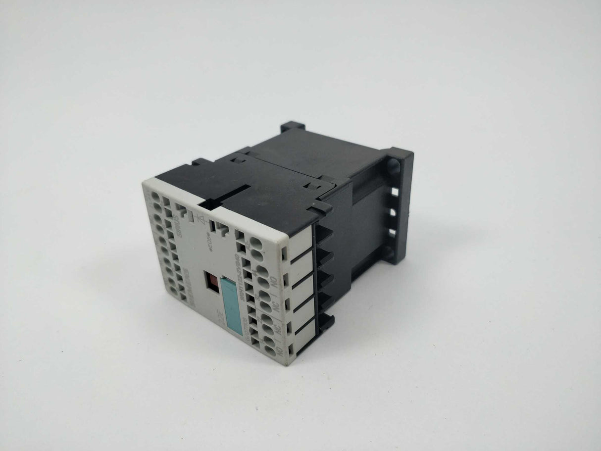 Siemens 3RH1122-2VB40 Contactor Relay. 24VDC