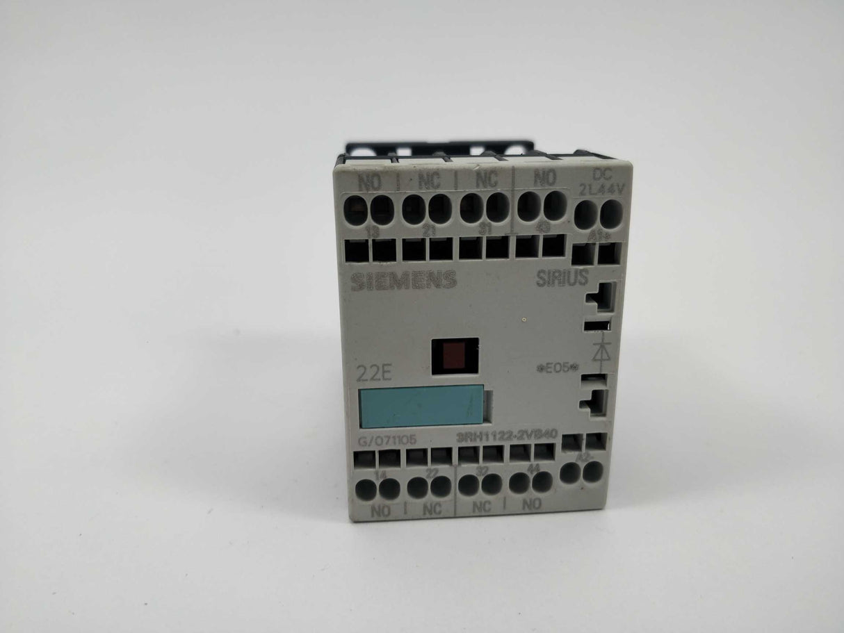 Siemens 3RH1122-2VB40 Contactor Relay. 24VDC