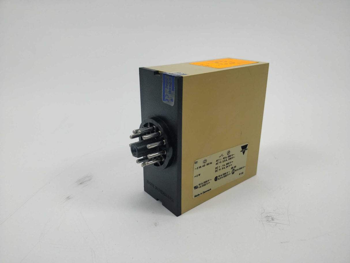 Carlo Gavazzi ST199724 PT 100 Controller