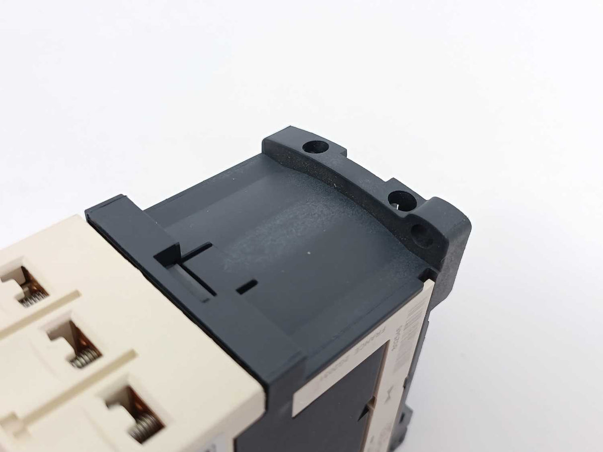 Schneider Electric CAD50BD Control Relay with LAD4TBDL