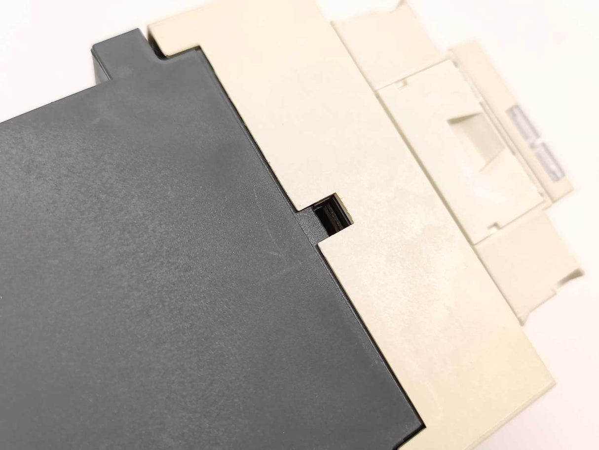 Schneider Electric CAD50BD Control Relay with LAD4TBDL