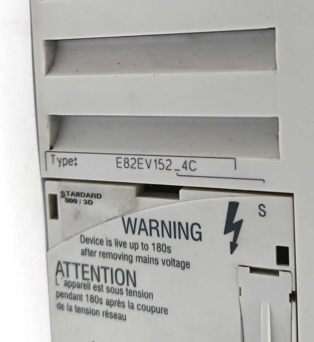 LENZE E82EV152S4C Inverter 8200 vector, 00469335