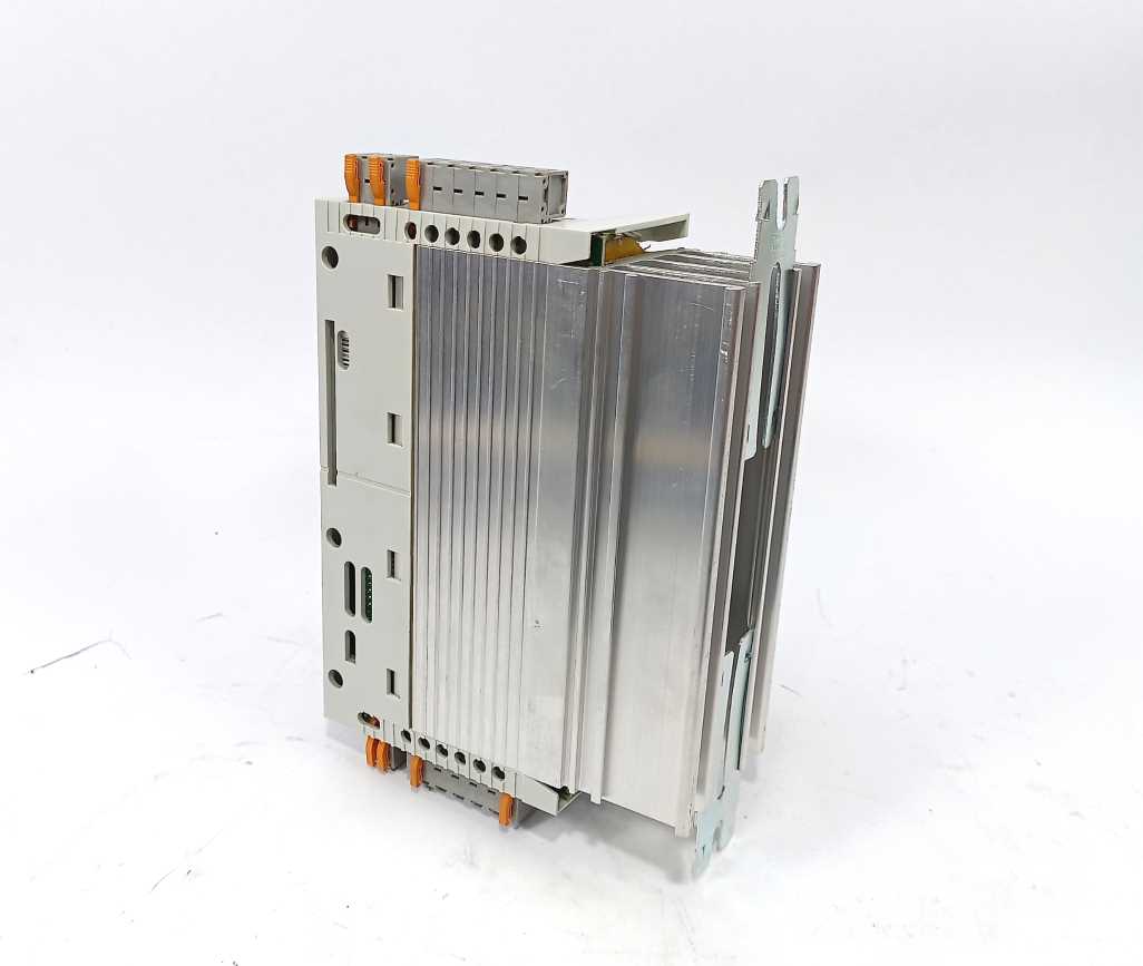 LENZE E82EV551S2B 00421450 Vector inverter 240V E82EV551-2B