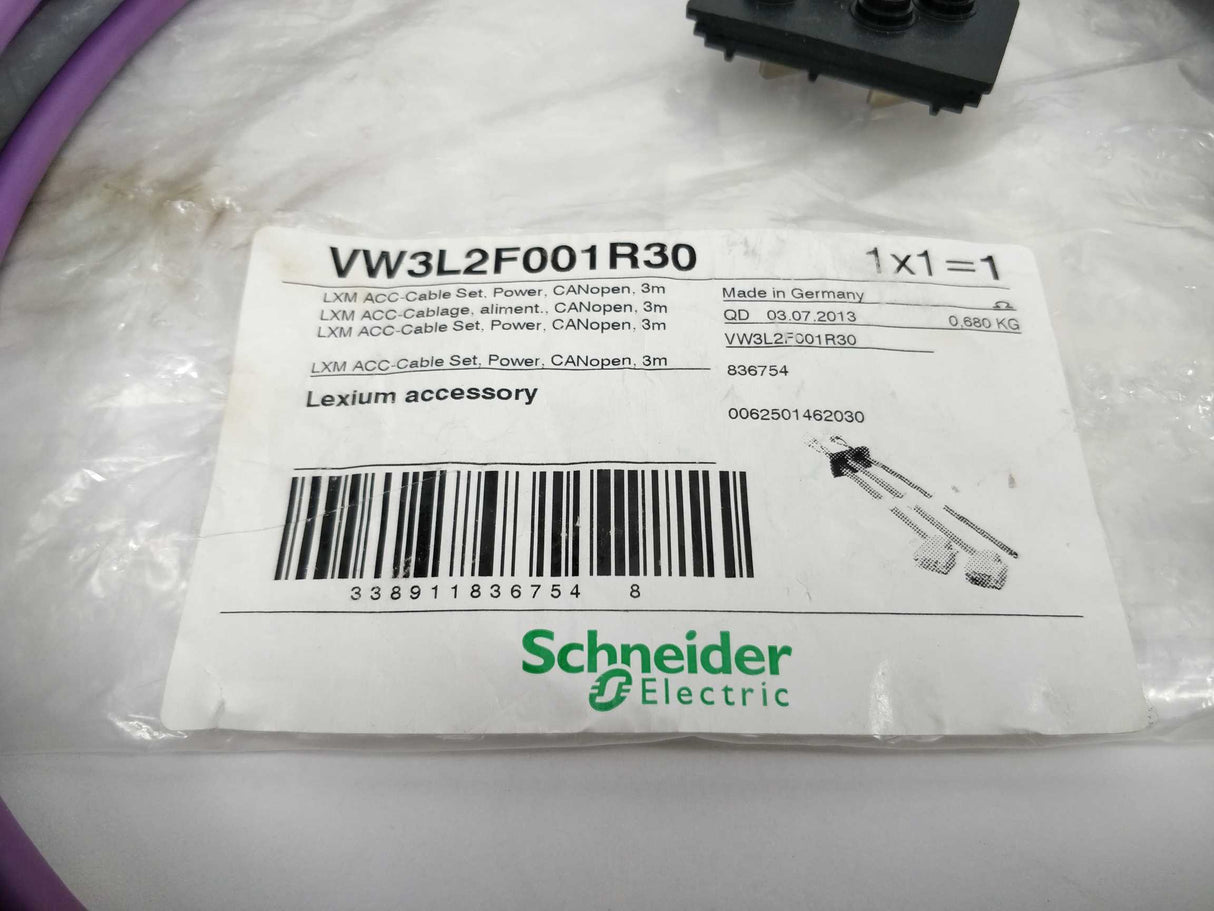 Schneider Electric VW3L2F001R30 LXM ACC-Cable Set, Power, CANopen, 3m