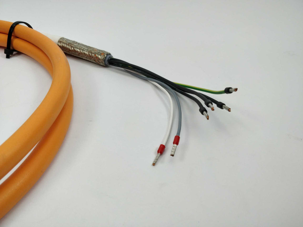 Schneider Electric VW3M5101R30 Electric Motor Cable, 2.25m