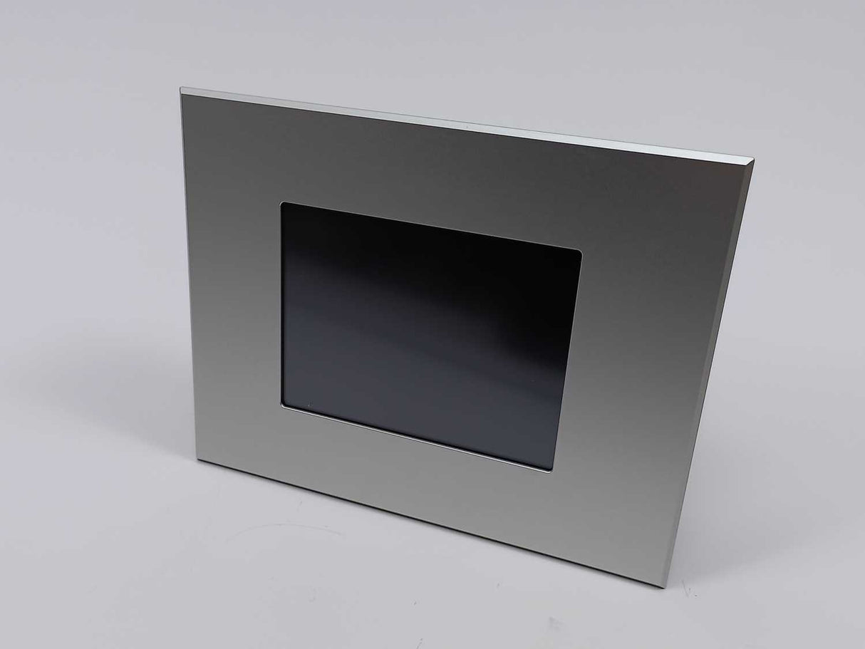 LOYTEC/ Schneider Electric LVIS-3E100 CEA‑709 Touch Panel with 5.7” display