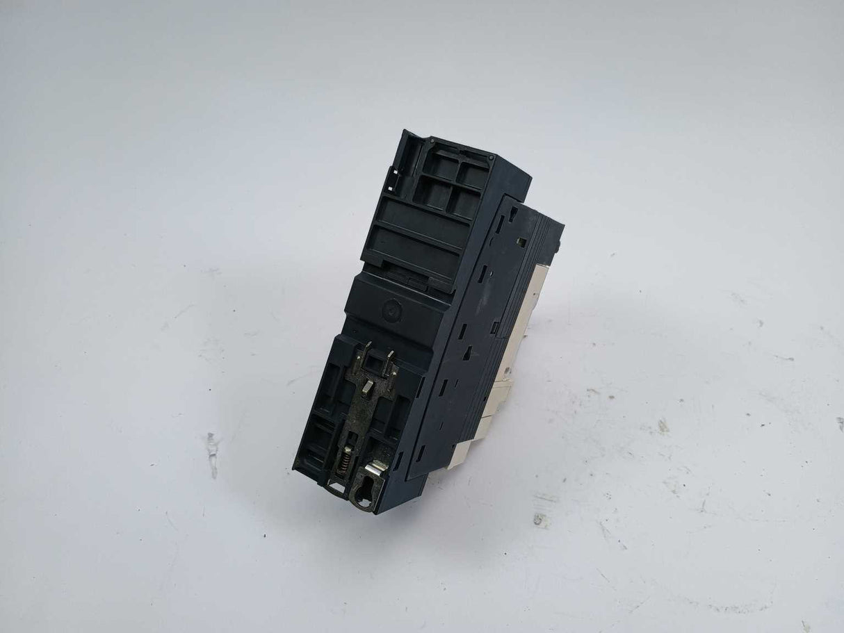 Schneider Electric LUCA12BL With LUB12, LUFN11 and LUA1C11