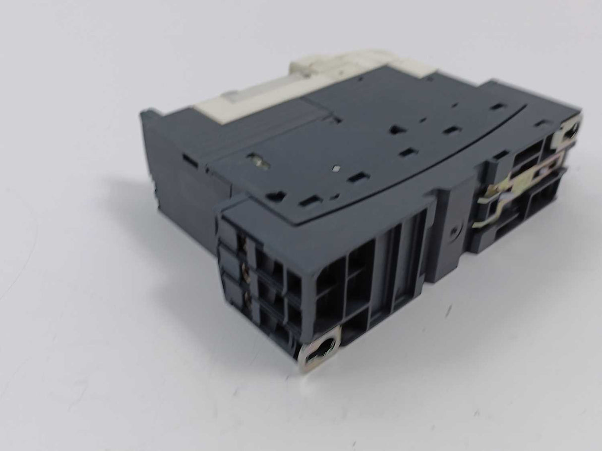 Schneider LUB120 w/ LUCB05BL & LUFC00