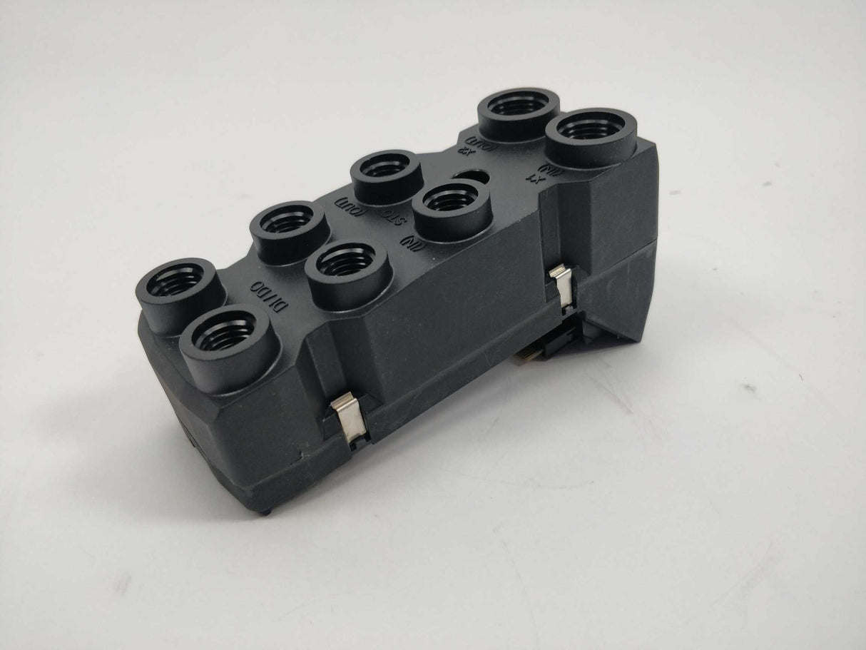 Schneider Electric VW3M9105 LXM32I module terminal CAN,4DI,2DO,STO