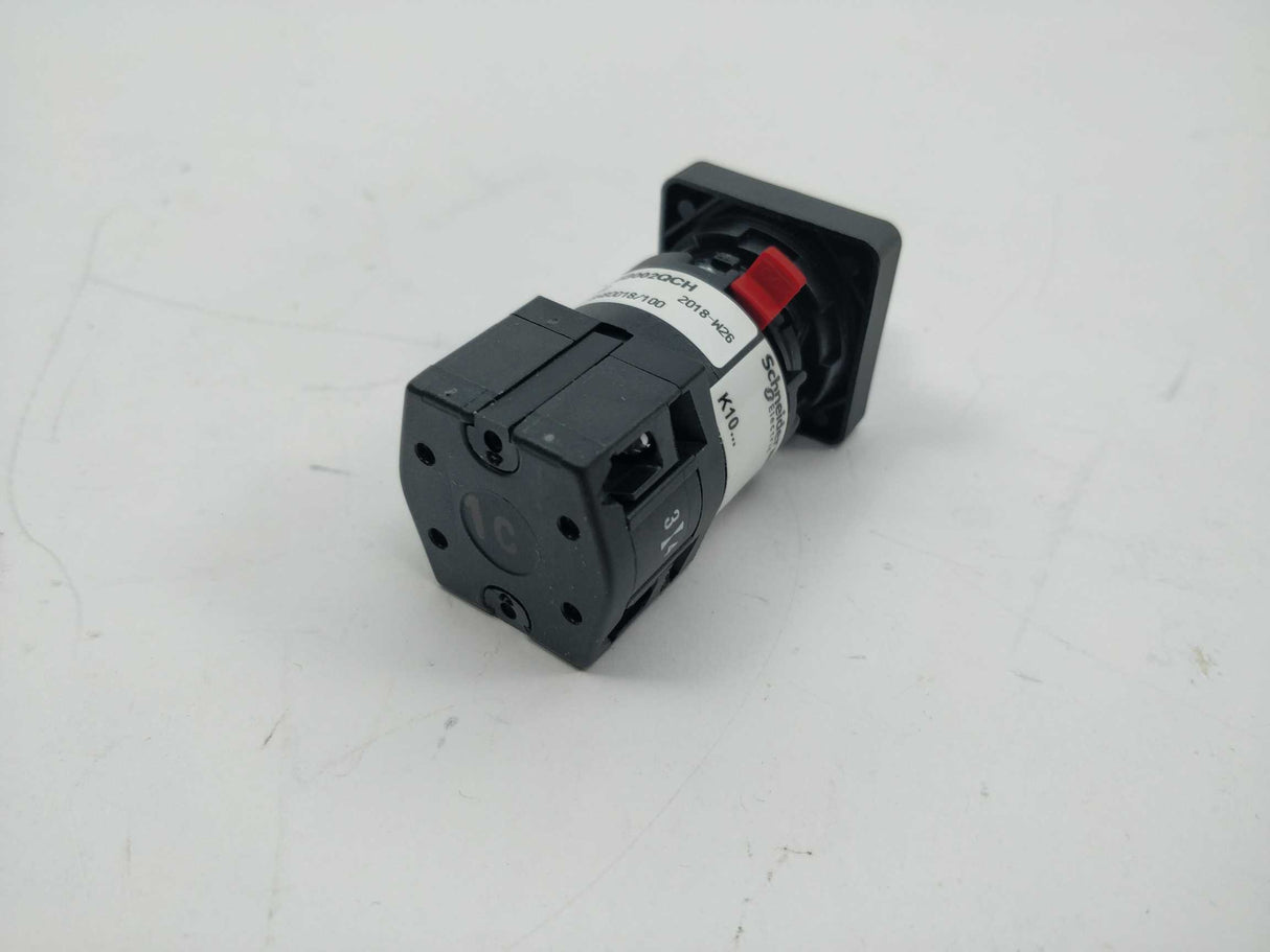 Schneider Electric K10B002QCH 3 Positions Stepping Switch