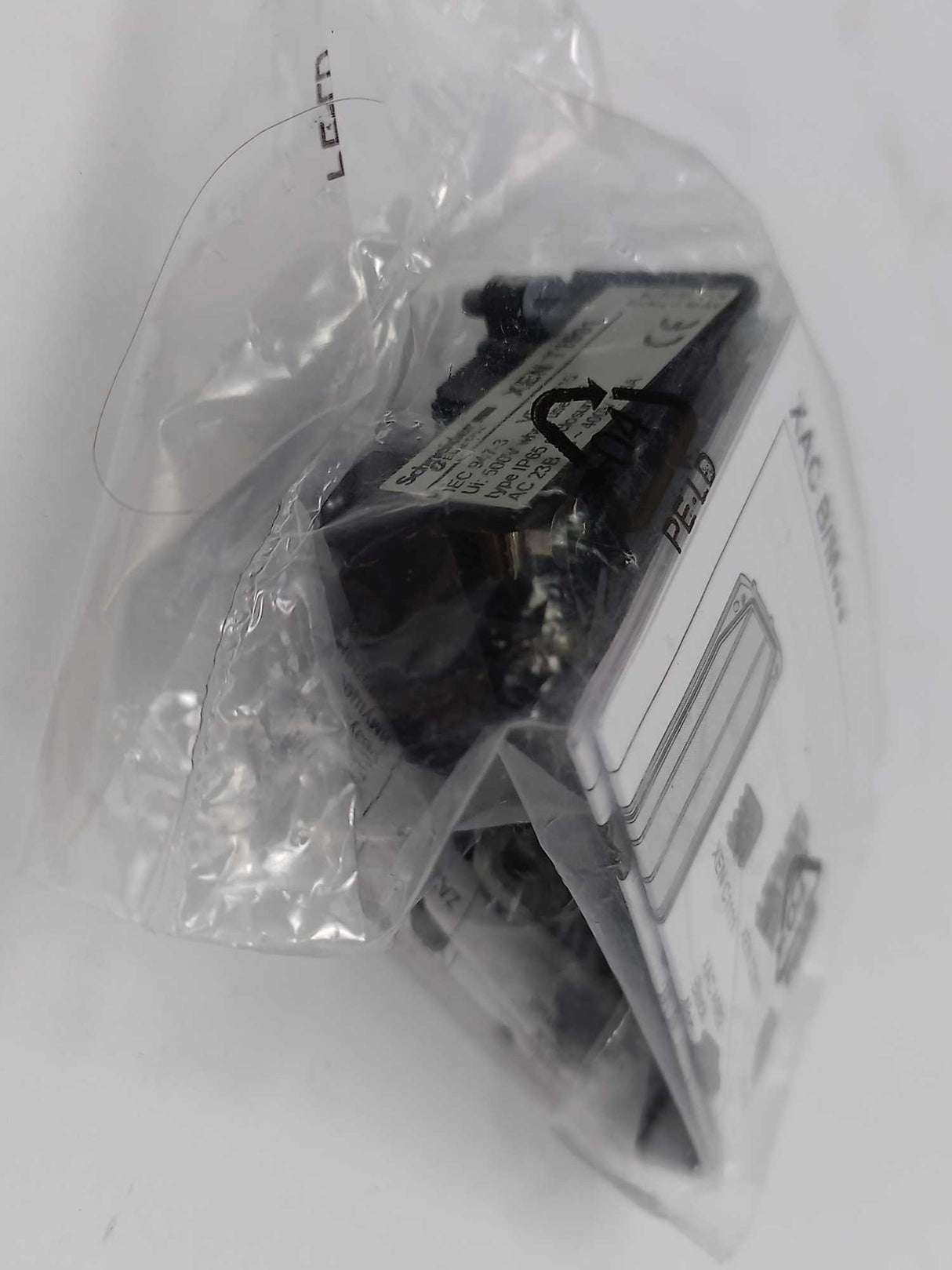 Schneider Electric XACS399 Isolating Block