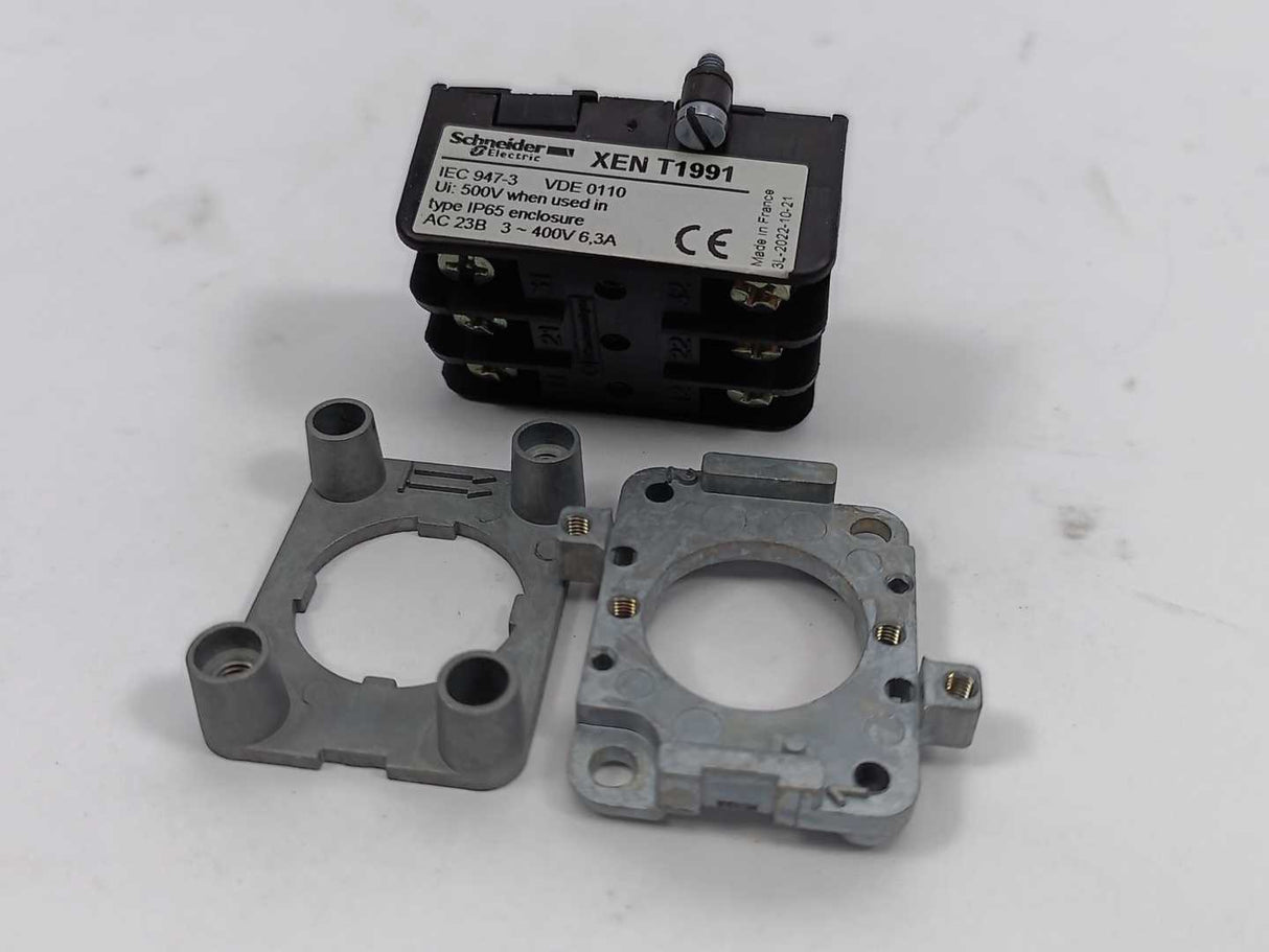 Schneider Electric XACS399 Isolating Block