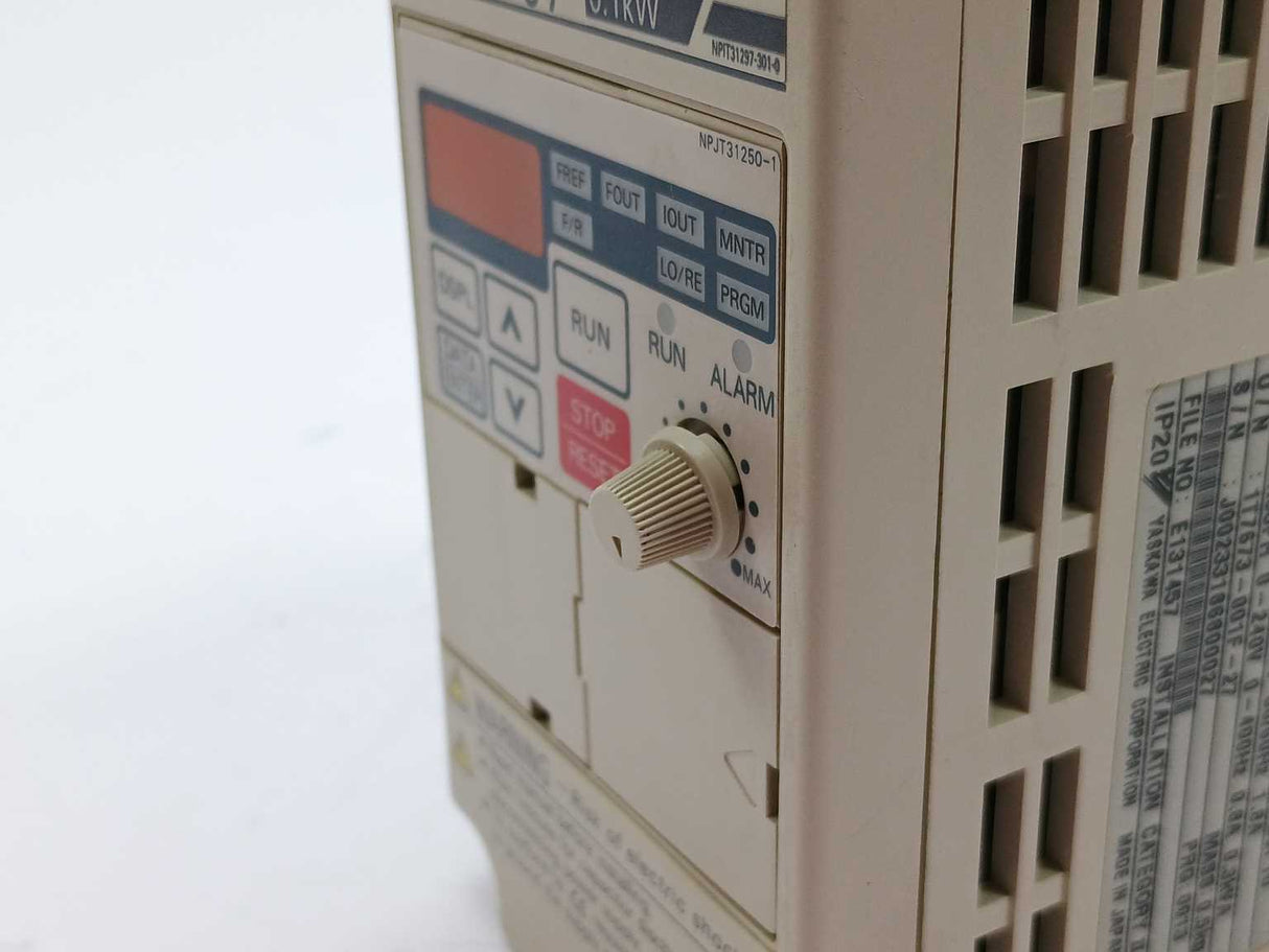 OMRON / YASKAWA CIMR-J7ACB0P1 VS mini J7 Inverter 200V Single Phase, 0.1kW