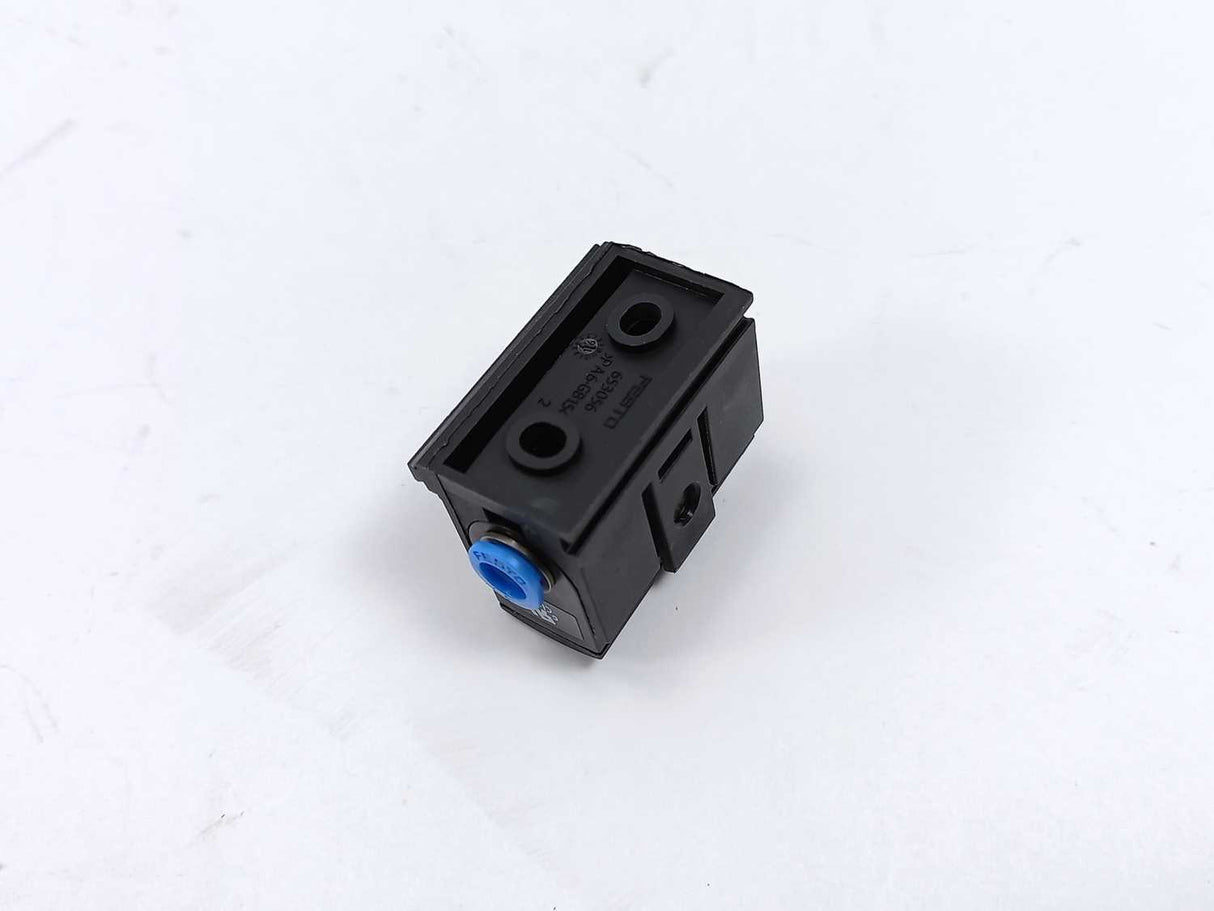 Festo SDE5-D10-O-Q6E-P-M8 Pressure Sensor with 653056