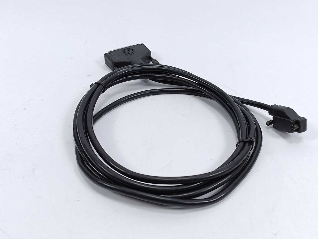 Schneider Electric XBT-Z9730 Operator Interface Cable. 2,5 m.