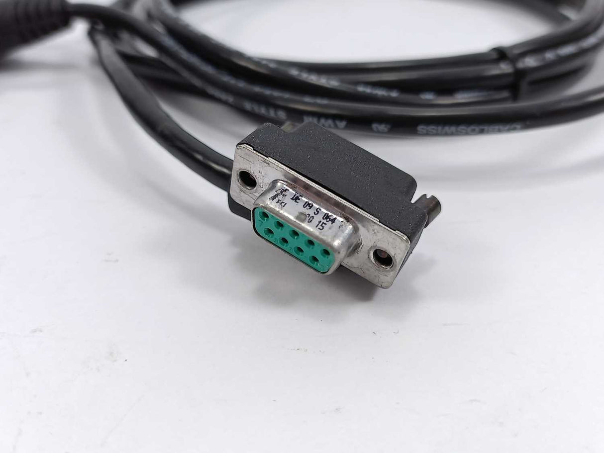 Schneider Electric XBT-Z9730 Operator Interface Cable. 2,5 m.