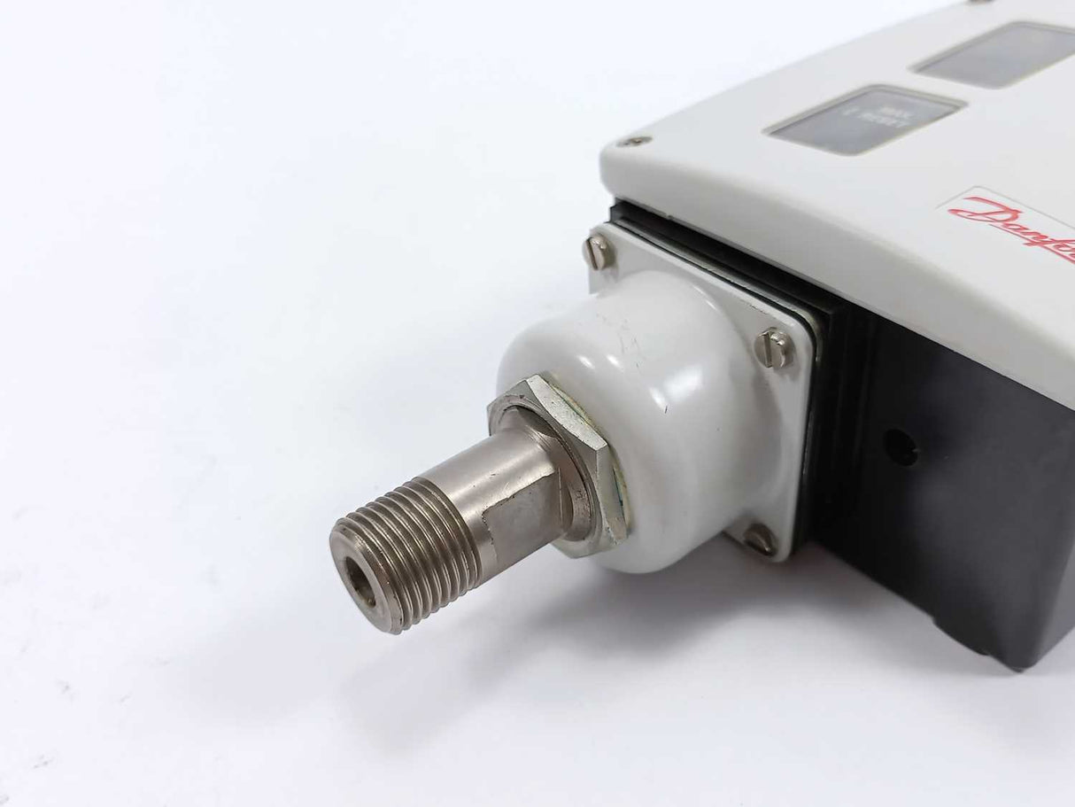 Danfoss 017-518866 RT30AB Thermostat