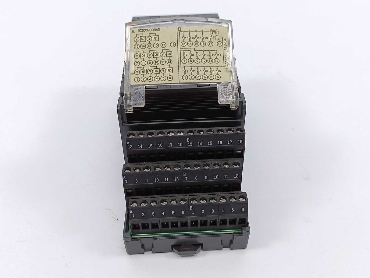 GE Fanuc IC200MDD845G Mixed Output Relay w/ IC200CHS022G Compact I/O Carrier