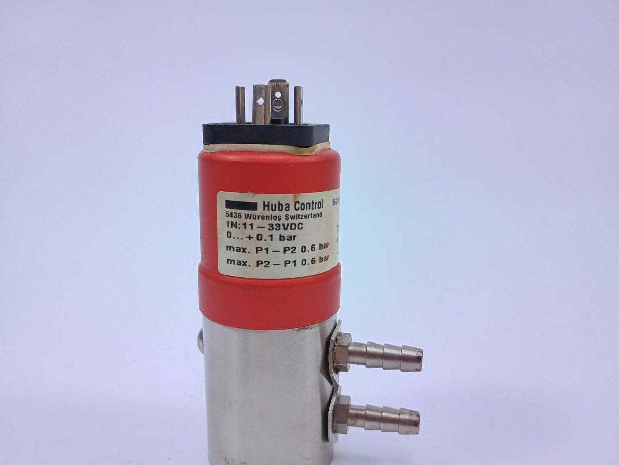Huba Control 692.900017141 Pressure Transmitter IN: 11-33VDC 0-+0.1bar