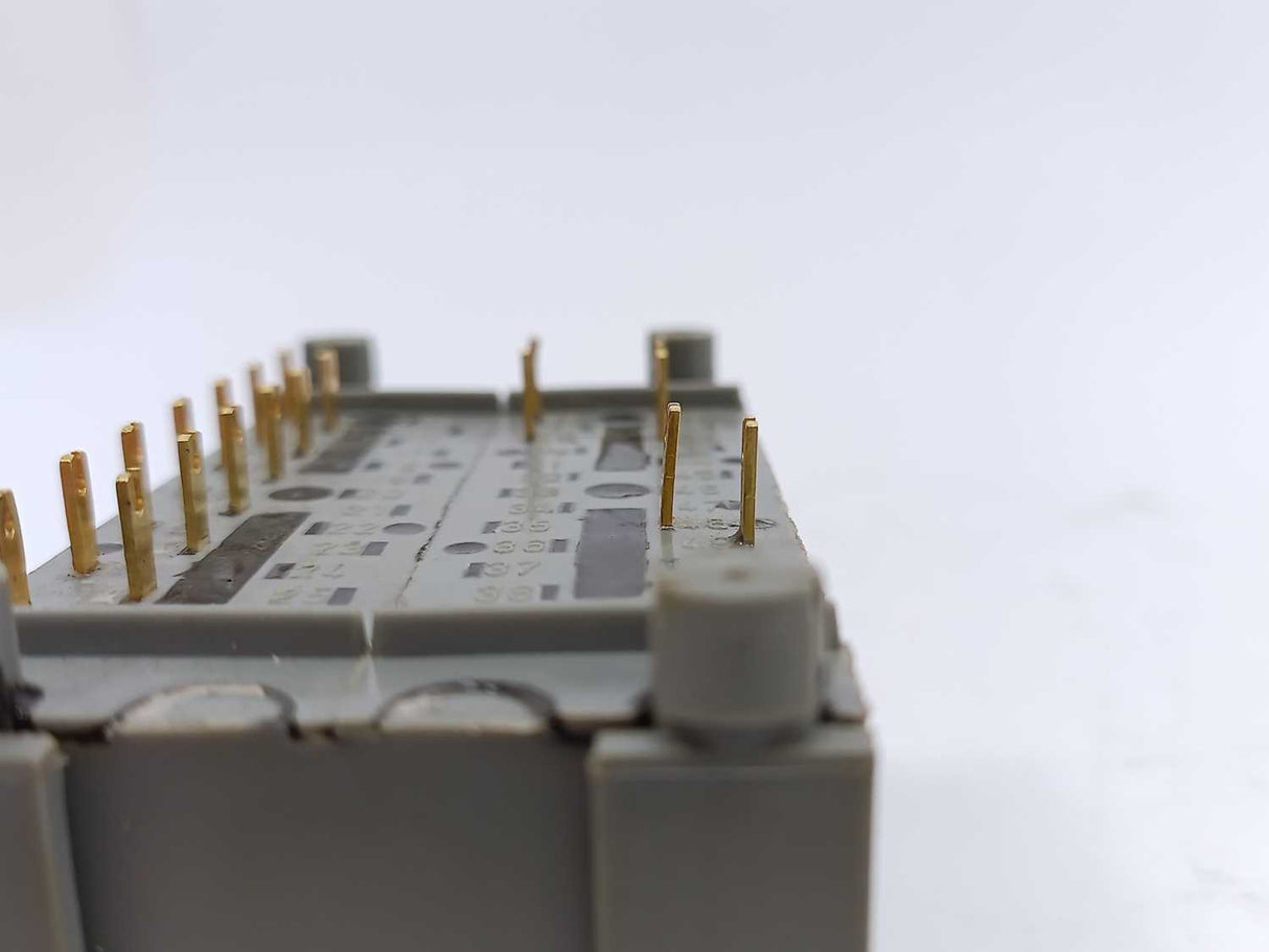 Stahl 8931/22211-220V~ Relay Repeater Amplifier