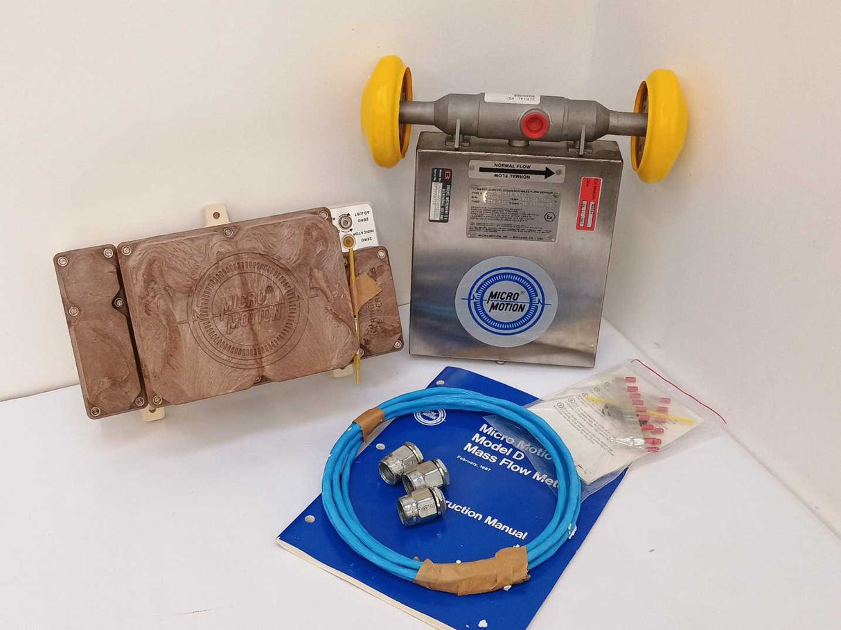 Micro Motion D40S-HY-DIN PN40 Flow Sensor w/ D220V-A Mass Flowmeter