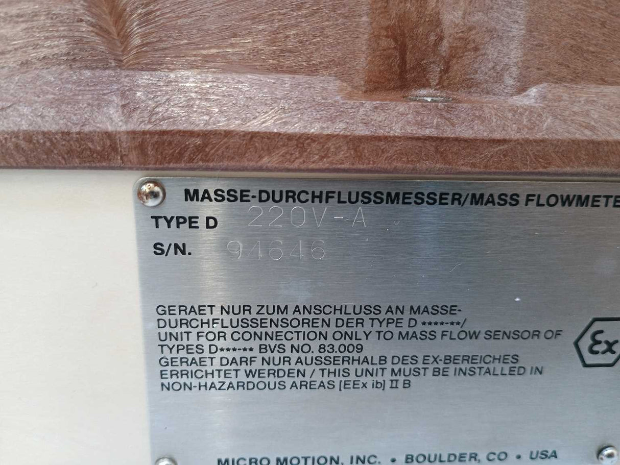 Micro Motion D40S-HY-DIN PN40 Flow Sensor w/ D220V-A Mass Flowmeter