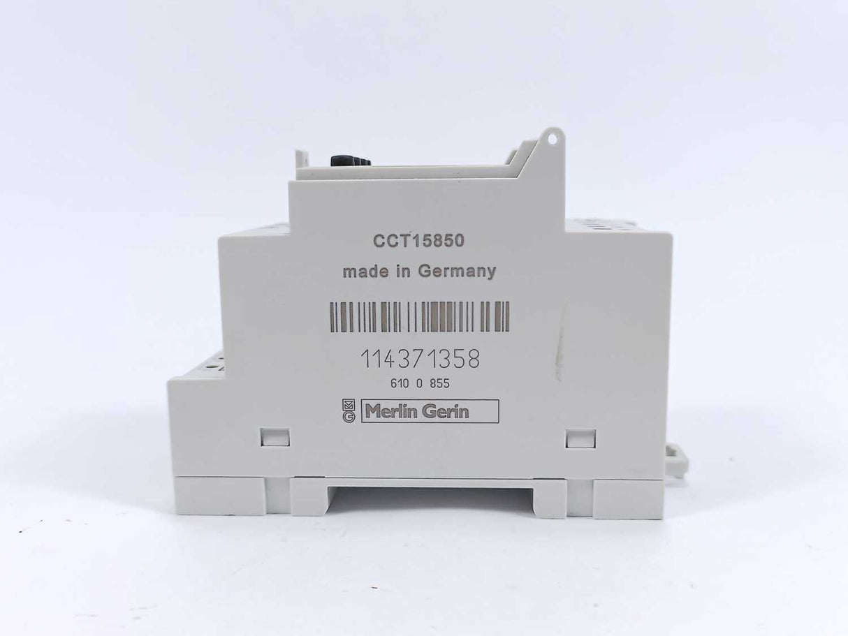 Schneider Electric CCT15850 digital time switch /Merlin Gerin