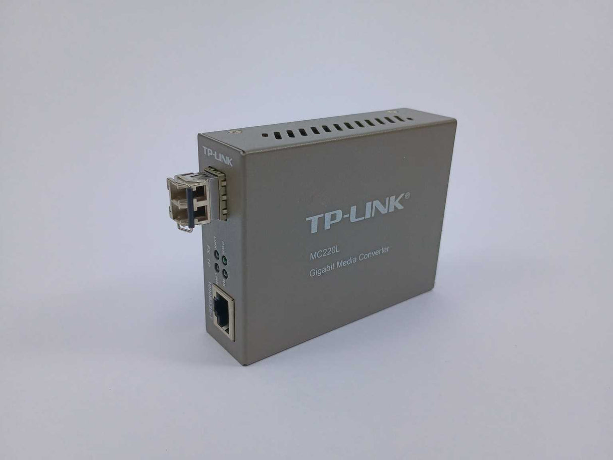 TP-LINK MC220L Gigabit Ethernet Media Converter w/ D-Link DEM-311GT