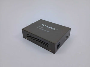 TP-LINK MC220L Gigabit Ethernet Media Converter w/ D-Link DEM-311GT