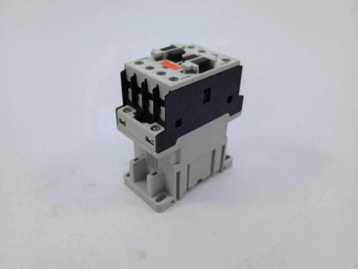 Lovato BF1801L Three-Pole Contactor 24V, BF1801L024