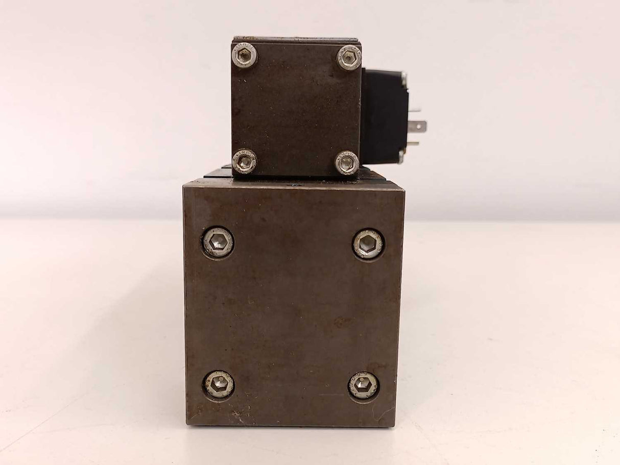 Bosch 0 811 404 041 with 0 831 006003