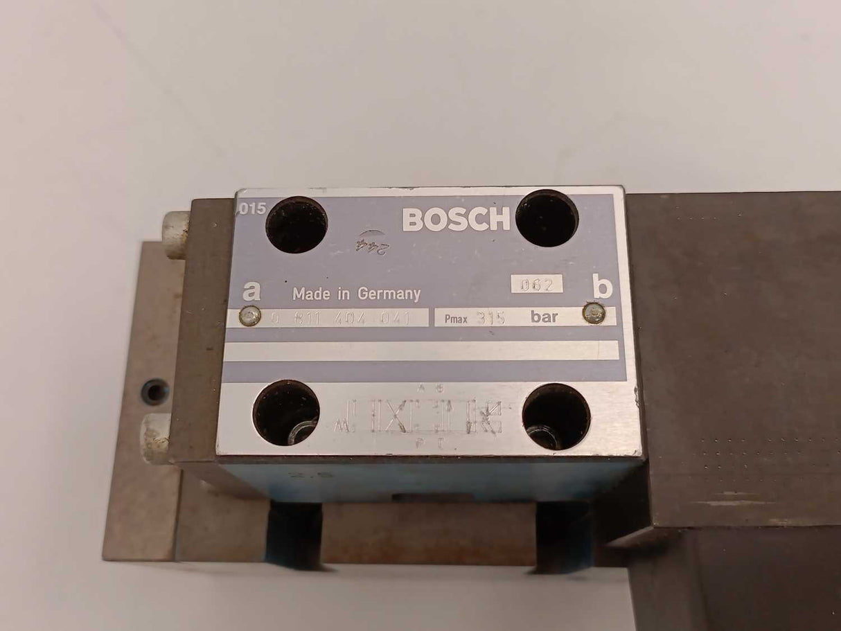 Bosch 0 811 404 041 with 0 831 006003