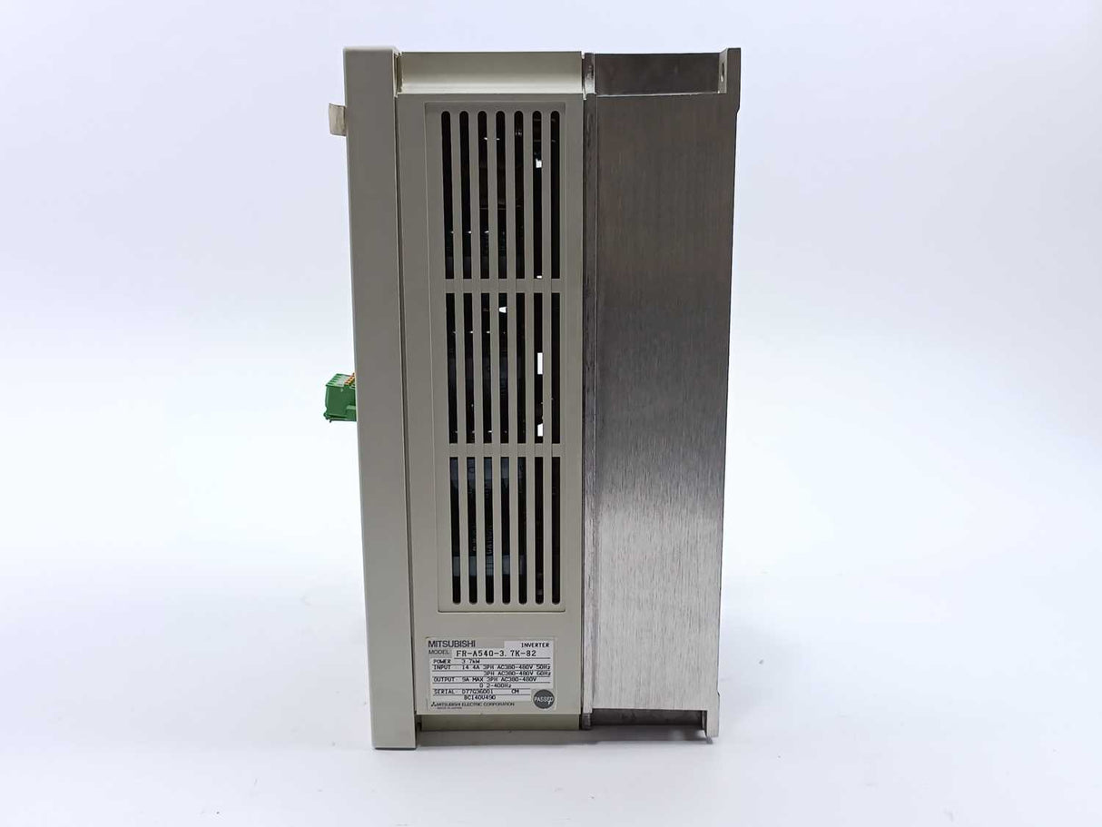 Mitsubishi FR-A540-3.7K-82 FREQROL-A500 Inverter & FR-DU04 Control Panel