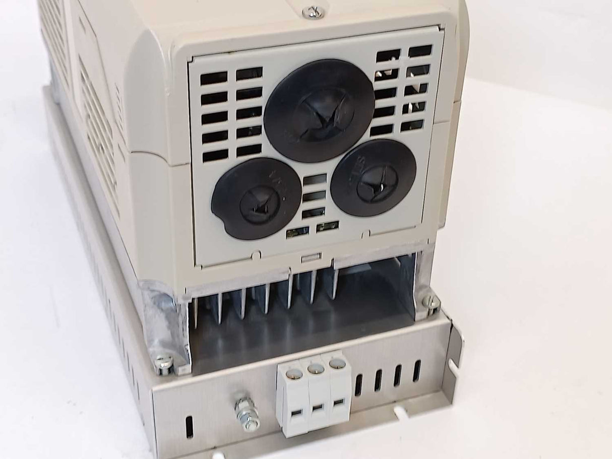 OMRON / YASKAWA CIMR-F7Z40P7 Varispeed F7 For Spare Parts