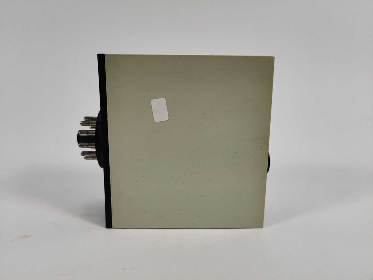 Electromatic SA 105 220 / SA105220 0,8-18 sec. 220 VAC Relay. Delay on Operate